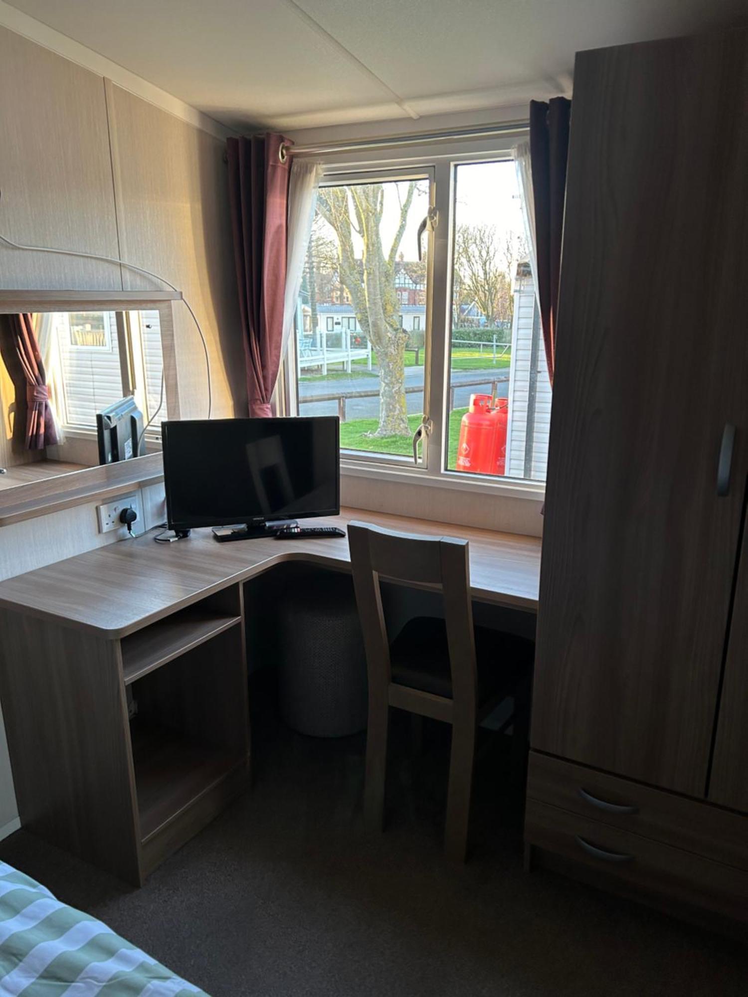 3 Bedroomed Caravan With Amazing Sea Views! Scarborough Dış mekan fotoğraf